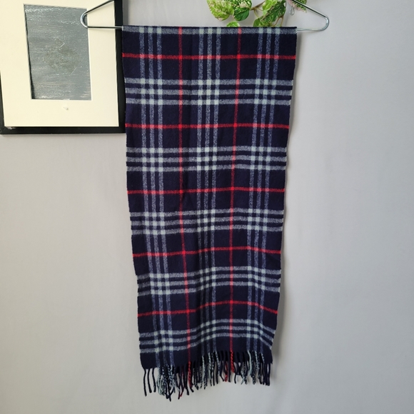 Burberrys of London Pure Cashmere Nova Check Fringe Scarf - Picture 5 of 12